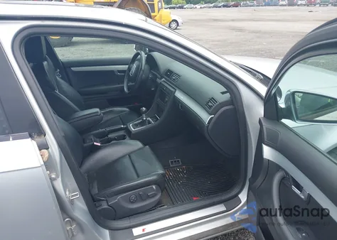 2006 Audi S4 4.2 from USA, damaged, VIN WAUGL78EX6A192221